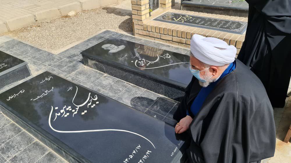 عید دیدنی حسن روحانی با والدین خود، سر مزار آنان + عکس 4