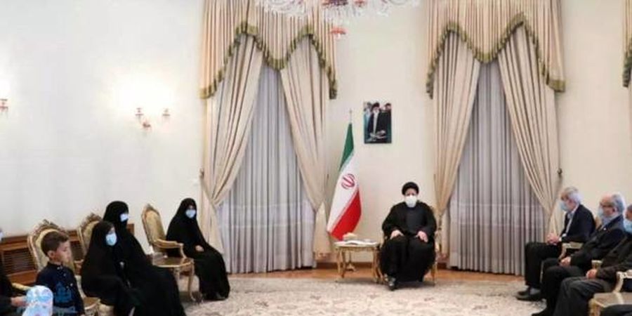 حذف عکس امام خمینی در اتاق ملاقات ابراهیم رئیسی / آذری جهرمی: امیدوارم سهوی باشد