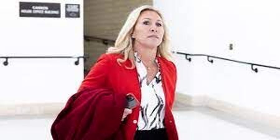 حساب کاربری سناتور آمریکایی  برای همیشه تعلیق  کرد