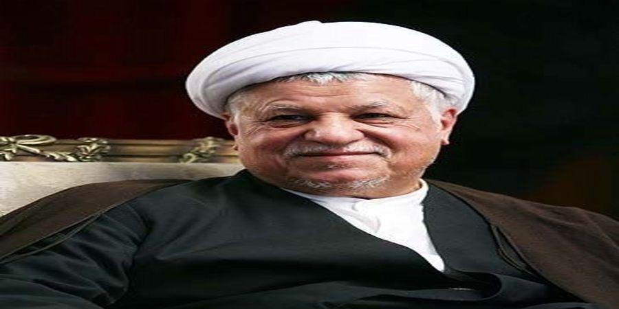 بوسه آیت الله هاشمی بر پیشانی رهبر انقلاب + عکس