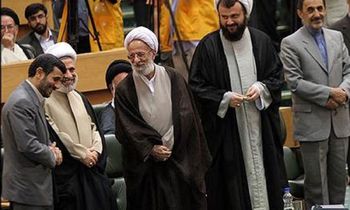 چرا احمدی نژاد درگذشت آیت الله مصباح یزدی را تسلیت نگفت؟

