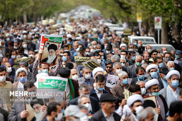 راهپیمایی مردم همدان در محکومیت حادثه مشهد