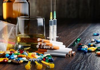 علائم اعتیاد به مواد مخدر / نشانه‌های ظاهری فرد معتاد و چگونگی تشخیص نوع اعتیاد