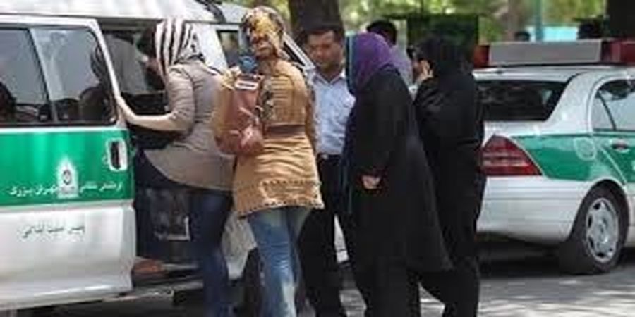 هشدار درباره دو قطبی حجاب
