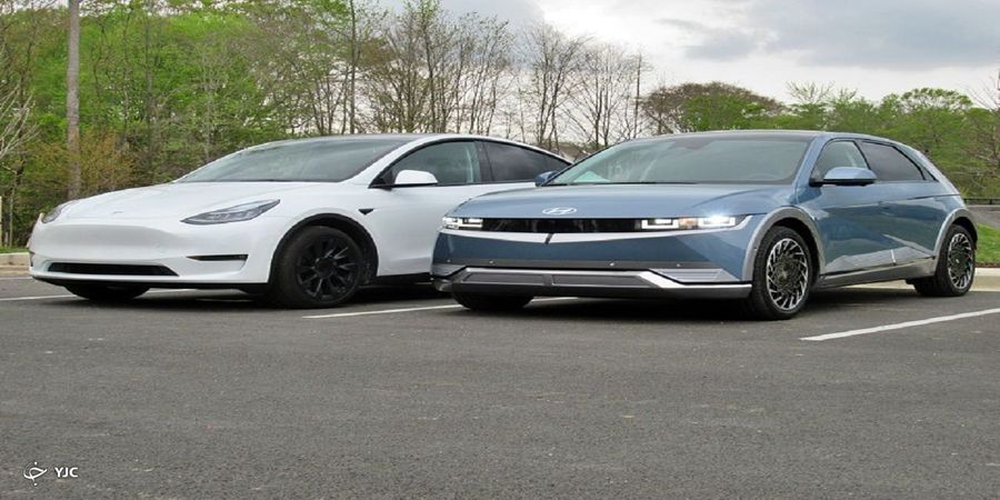 مقایسه کراس اوور آیونیک ۵ مدل ۲۰۲۲ با تسلا مدل Y ۲۰۲۲ + تصاویر