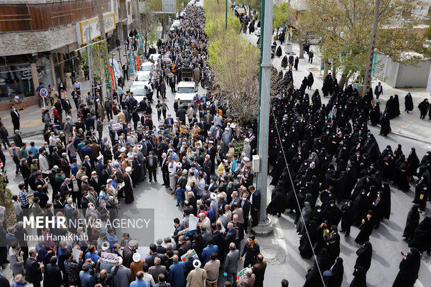 راهپیمایی مردم همدان در محکومیت حادثه مشهد