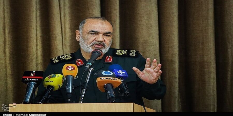 سردار سلامی: دشمن دروغ منتشر می کند تا مردم به خیابان بیایند / سختی را پشت‌سر خواهیم گذاشت