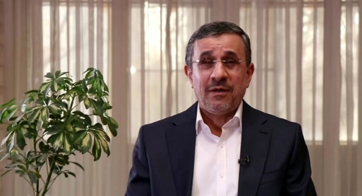 ادعای نزدیکان احمدی‌نژاد: یک ماه پیش گفته بود جنگ می‌شود